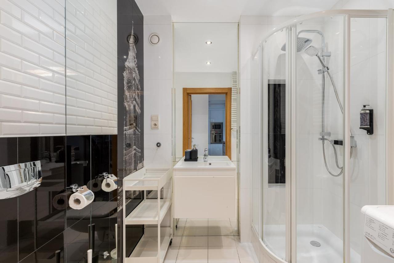 Modern Apartments With Free Parking Spot Cracóvia Exterior foto